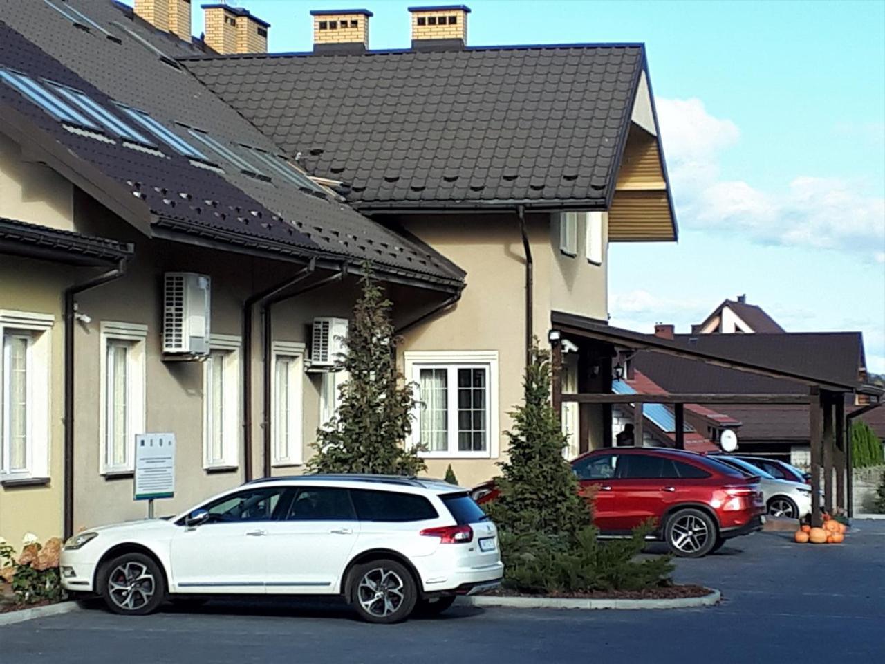 Zajazd Podzamcze Falkow Exteriér fotografie