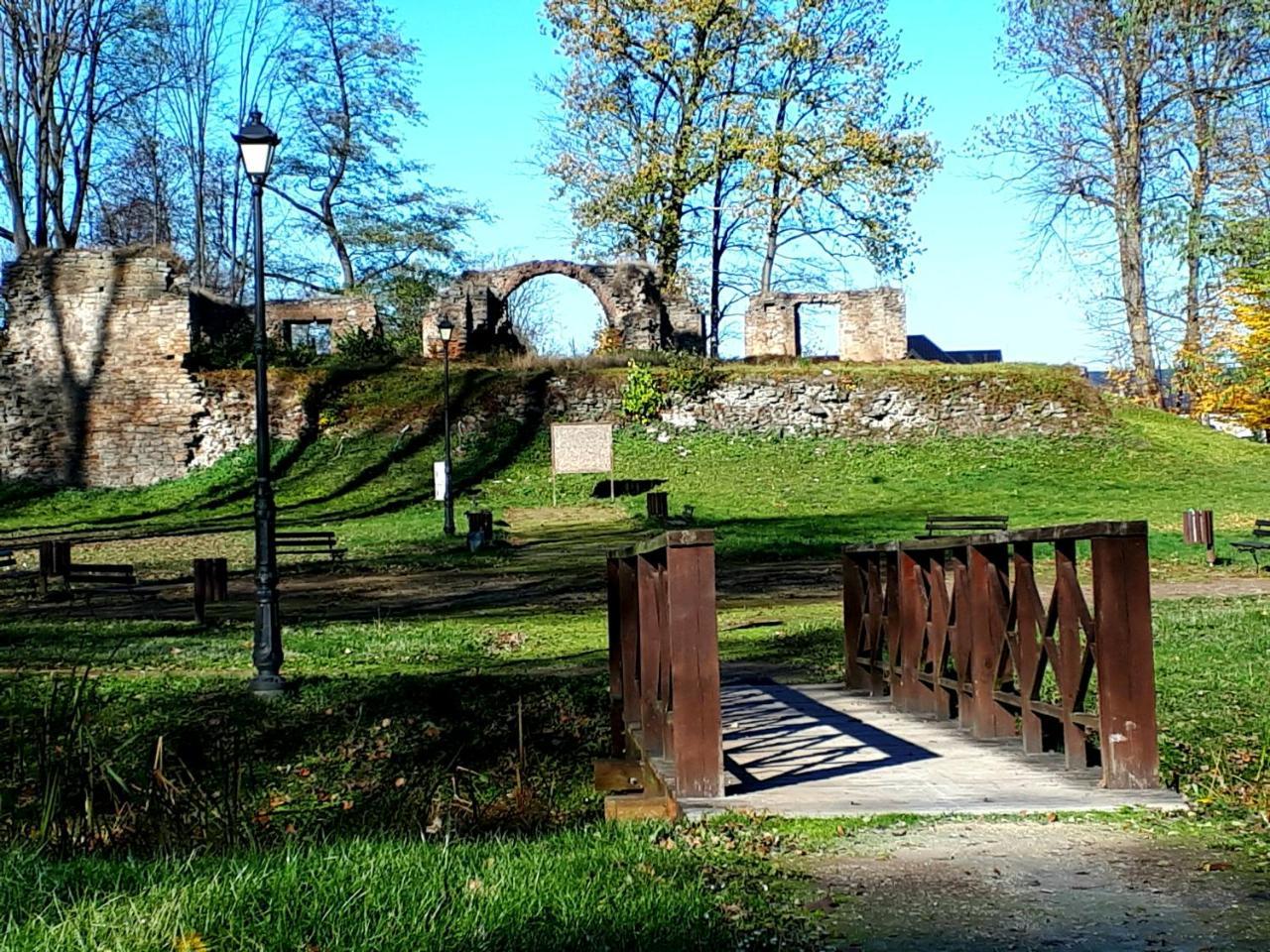 Zajazd Podzamcze Falkow Exteriér fotografie