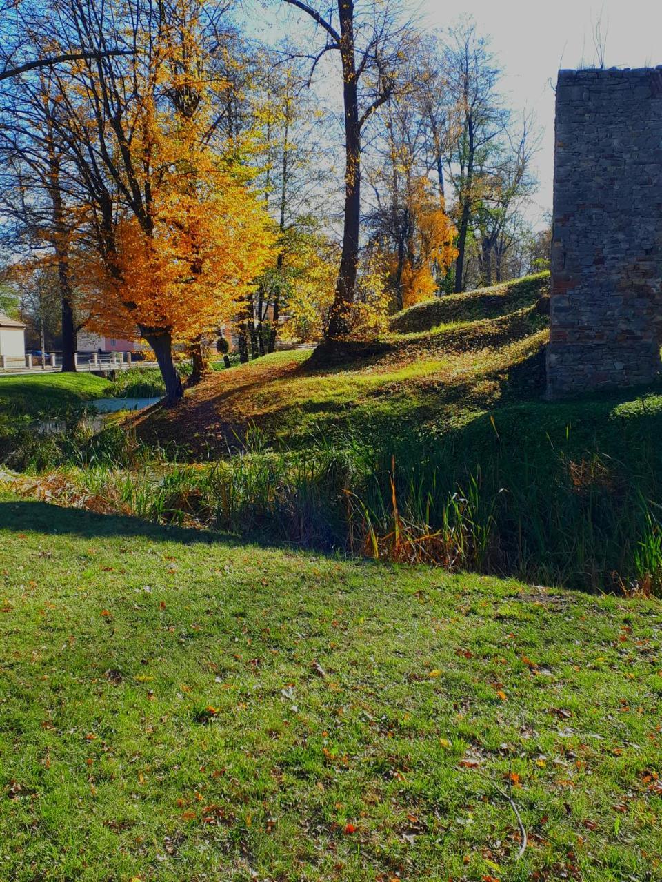Zajazd Podzamcze Falkow Exteriér fotografie